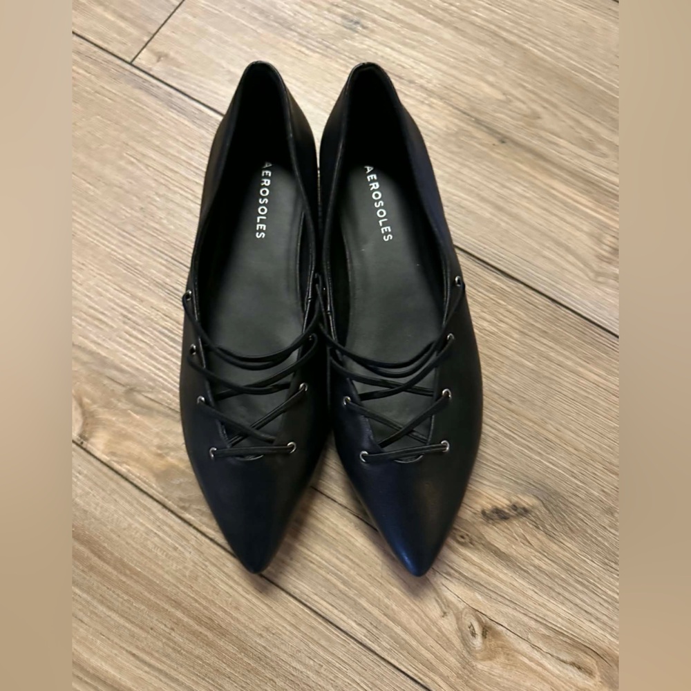 AEROSOLES Women's Black Pointed Flats